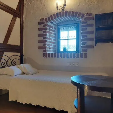 Karczma Rzym Dwór Bed and breakfast