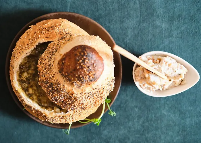 Karczma Rzym Dwór Alojamento de Acomodação e Pequeno-almoço Wrocław